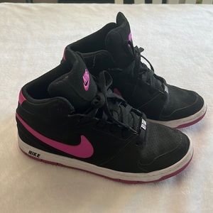 Women’s Nike Hi-Top Blk/Pink Size 8